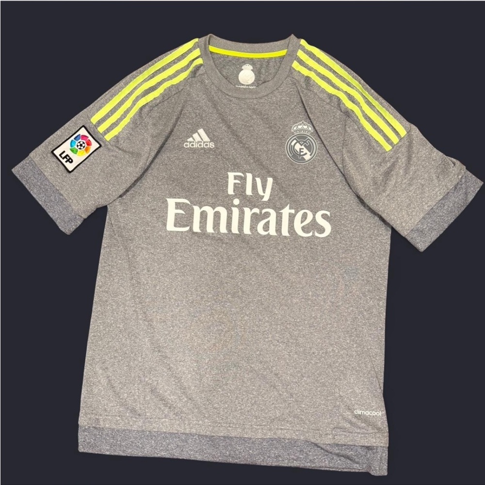 SOLD** Real Madrid Adidas Men’s Size Small Shirt Grey/Yellow or Green